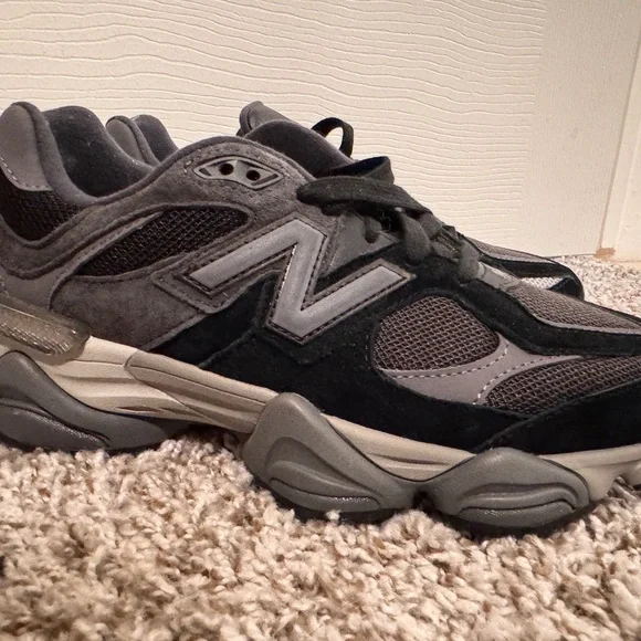 New Balance9060 Black and Gray Sneakers
